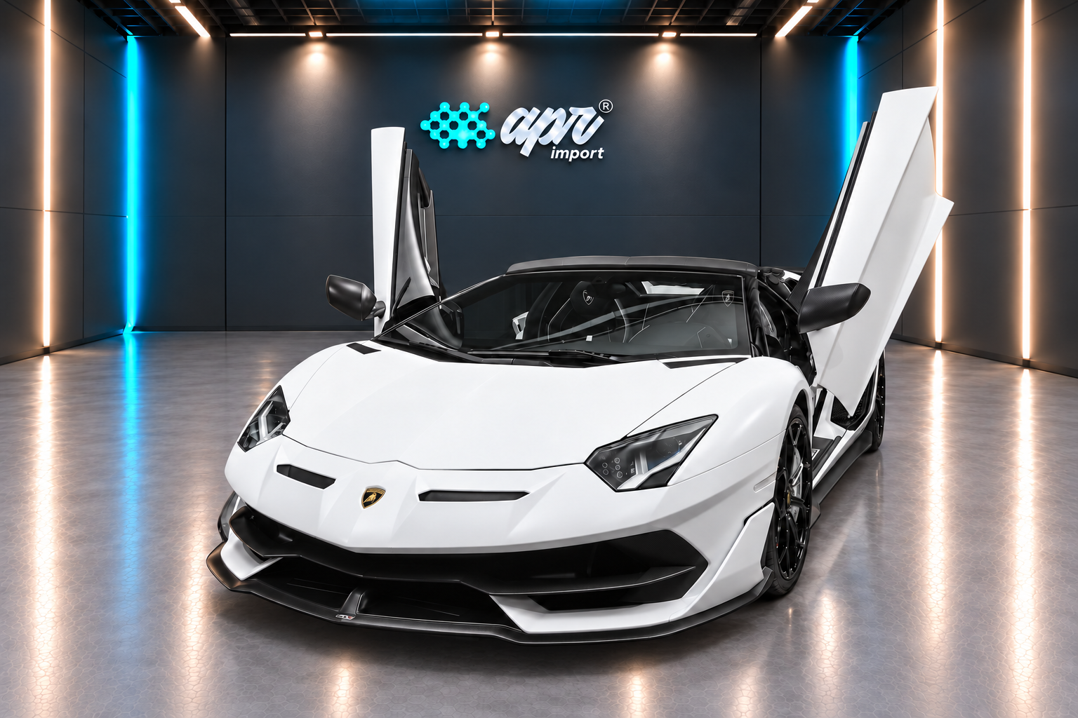 Lamborghini Aventador SVJ Roadster branco — Frente a três quartos, portas abertas